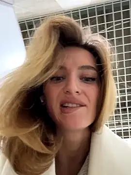 Snapshot of -AngelAri- chatting on 16, 10, 2025 -AngelAri- online show from 16, 10, 2025