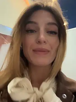 Snapshot of -AngelAri- chatting on 24, 10, 2025 -AngelAri- online show from 24, 10, 2025