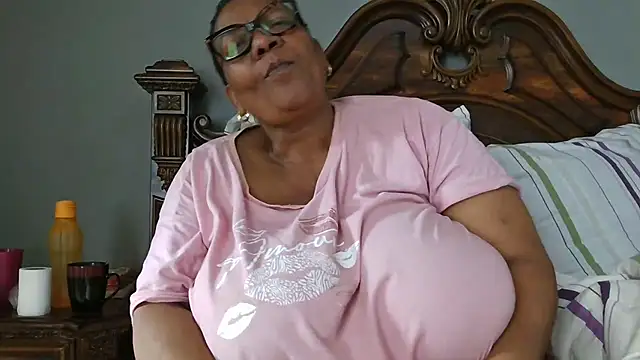 SEXYBOOBSNASS online show from 3, 11, 2025