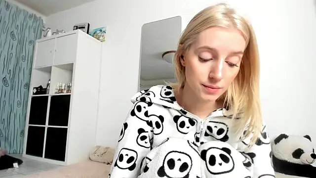 KenzieDawton online show from 26, 10, 2025