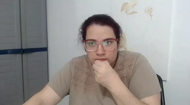 Snapshot of karlythoth@xh chatting on 19, 2, 2025 karlythothxh online show from 19, 2, 2025