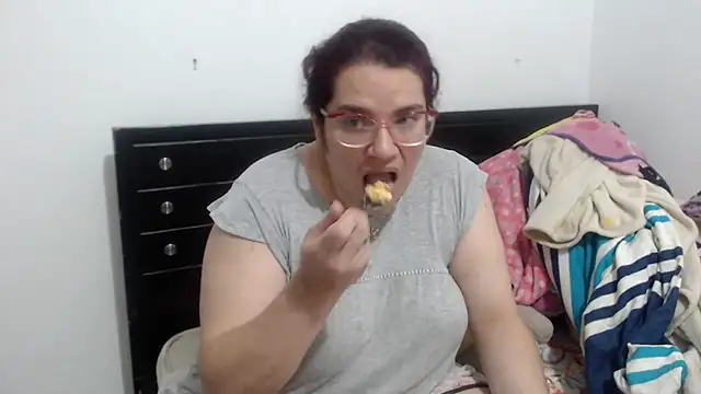 Snapshot of karlythoth@xh chatting on 7, 3, 2025 karlythothxh online show from 7, 3, 2025