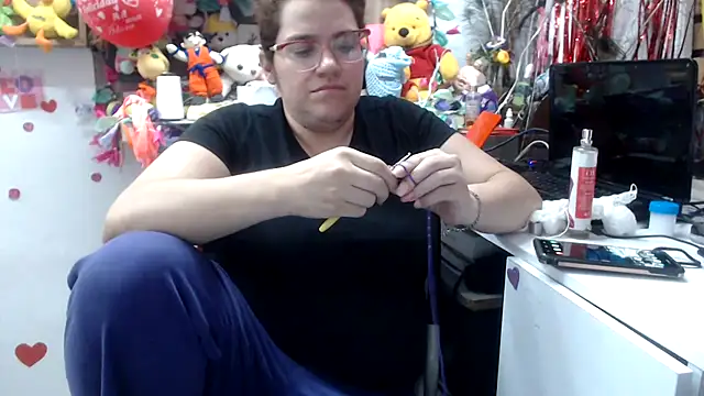 Snapshot of karlythoth@xh chatting on 12, 9, 2025 karlythothxh online show from 12, 9, 2025