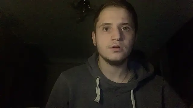 Snapshot of sweaticeboy chatting on 7, 11, 2025 sweaticeboy online show from 7, 11, 2025