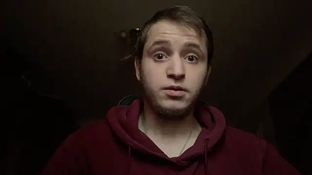 Snapshot of sweaticeboy chatting on 14, 12, 2025 sweaticeboy online show from 14, 12, 2025