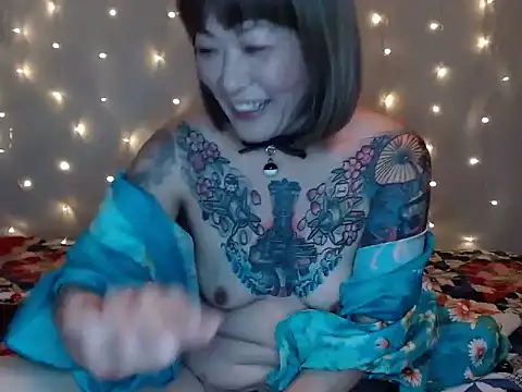 Megumi81 online show from 13, 3, 2025