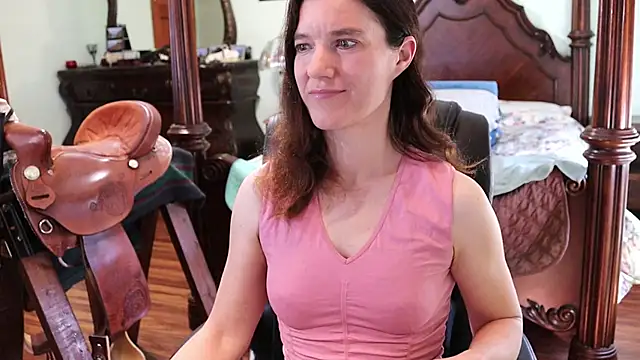 Snapshot of thornburyrose chatting on 8, 3, 2025 thornburyrose online show from 8, 3, 2025