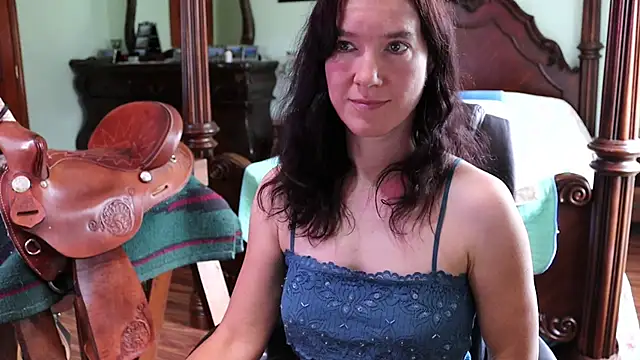 Snapshot of thornburyrose chatting on 6, 5, 2026 thornburyrose online show from 6, 5, 2026