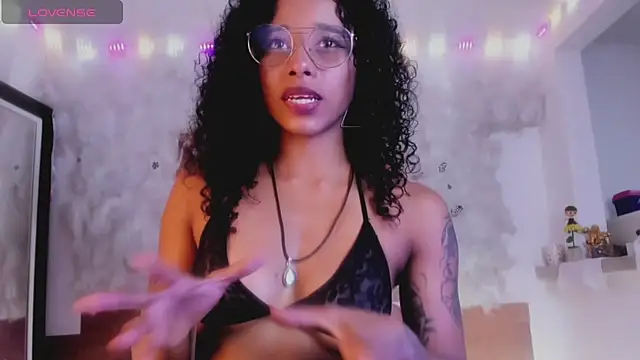 kelly thomson online show from 4, 2, 2025