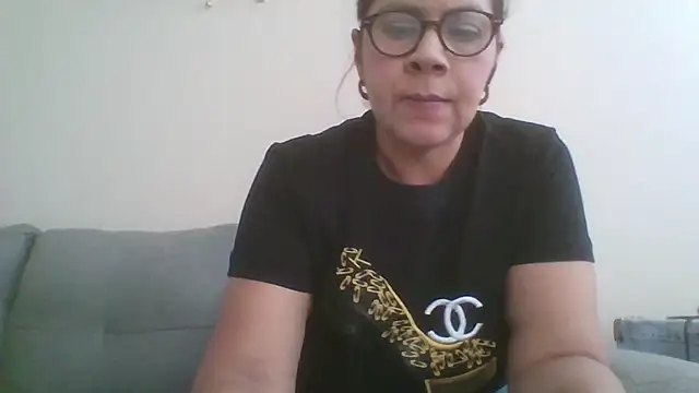 Snapshot of Sara_Brandon chatting on 26, 10, 2025 Sara Brandon online show from 26, 10, 2025