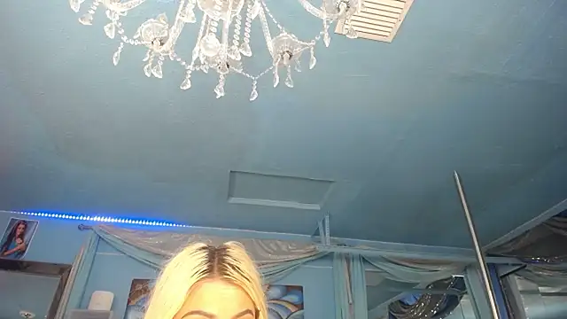 Snapshot of ADRIANNA_FOX chatting on 12, 6, 2026 ADRIANNA FOX online show from 12, 6, 2026