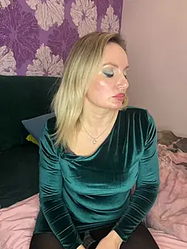 Snapshot of AngelOxy chatting on 29, 12, 2024 AngelOxy online show from 29, 12, 2024