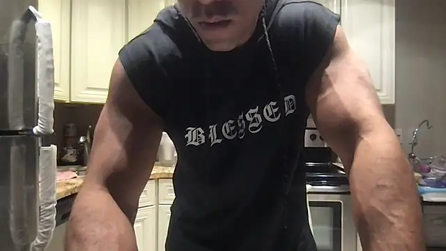 Snapshot of BigGuyMuscle chatting on 20, 6, 2026 BigGuyMuscle online show from 20, 6, 2026