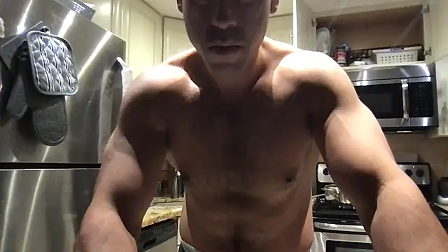 Snapshot of BigGuyMuscle chatting on 26, 6, 2026 BigGuyMuscle online show from 26, 6, 2026
