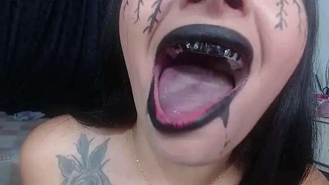 Sharlottee online show from 30, 1, 2025