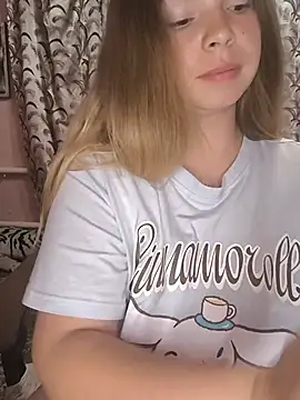 Snapshot of Zuli_Kiska chatting on 14, 7, 2026 Zuli Kiska online show from 14, 7, 2026