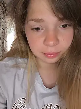 Snapshot of Zuli_Kiska chatting on 29, 7, 2026 Zuli Kiska online show from 29, 7, 2026
