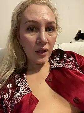 YourBlondee online show from 12, 1, 2026