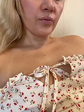 Snapshot of YourBlondee chatting on 16, 2, 2026 YourBlondee online show from 16, 2, 2026