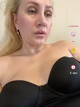 Snapshot of YourBlondee chatting on 29, 5, 2026 YourBlondee online show from 29, 5, 2026