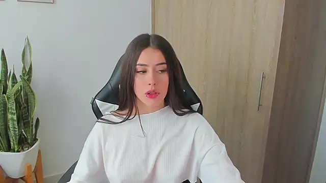 Snapshot of iriswest_ chatting on 26, 12, 2024 iriswest online show from 26, 12, 2024