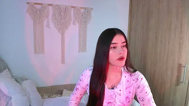 Snapshot of iriswest_ chatting on 24, 6, 2026 iriswest online show from 24, 6, 2026