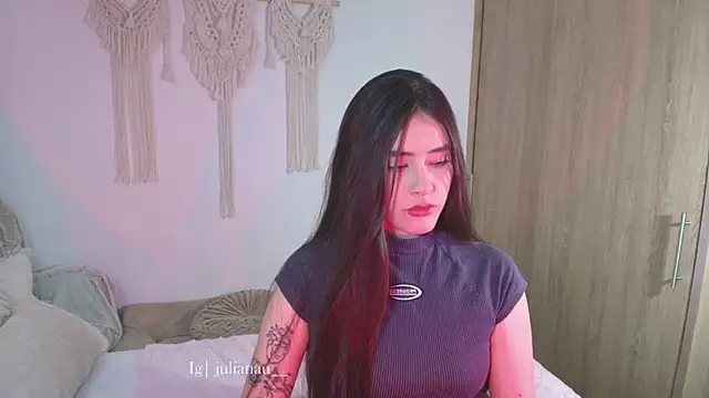 Snapshot of iriswest_ chatting on 25, 7, 2026 iriswest online show from 25, 7, 2026