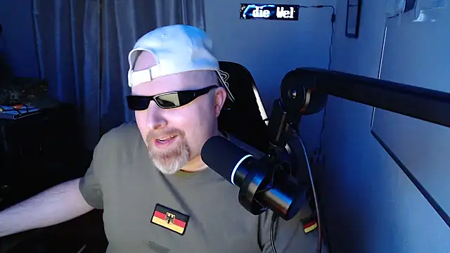 Snapshot of DerPornoPete chatting on 23, 1, 2025 DerPornoPete online show from 23, 1, 2025