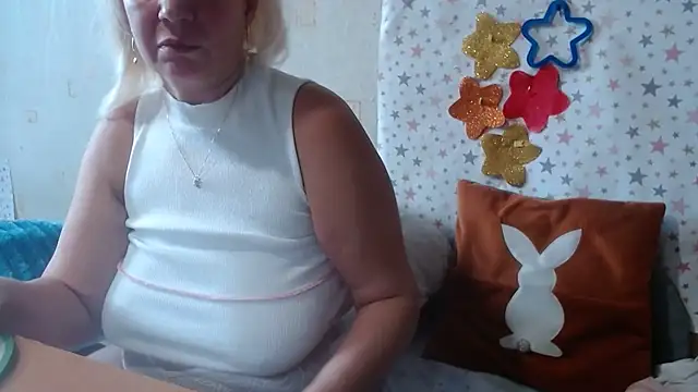 QueenLana online show from 17, 10, 2025