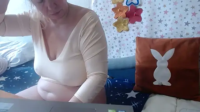 QueenLana online show from 4, 4, 2026