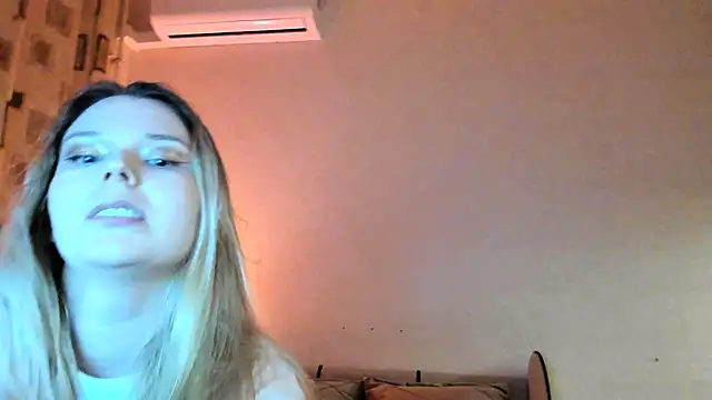 Snapshot of Vivian_Davis chatting on 16, 2, 2025 Vivian Davis online show from 16, 2, 2025