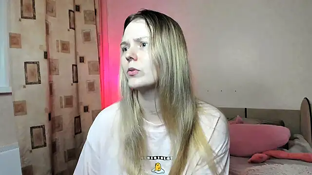 Snapshot of Vivian_Davis chatting on 18, 3, 2025 Vivian Davis online show from 18, 3, 2025