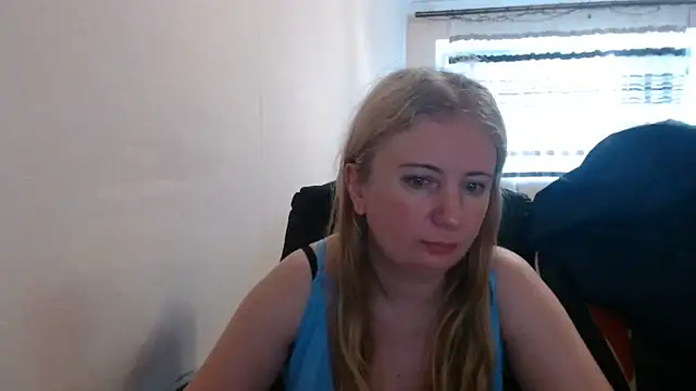 Snapshot of PeterAndJen chatting on 27, 6, 2026 PeterAndJen online show from 27, 6, 2026
