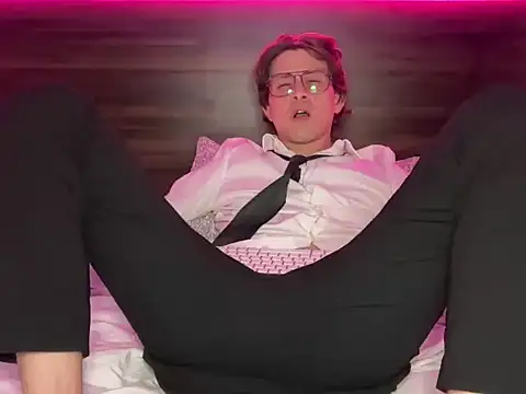 mcklister kinky feets online show from 6, 3, 2026