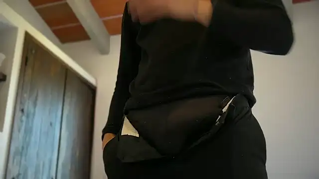 Snapshot of mcklister_kinky_feets chatting on 28, 4, 2026 mcklister kinky feets online show from 28, 4, 2026