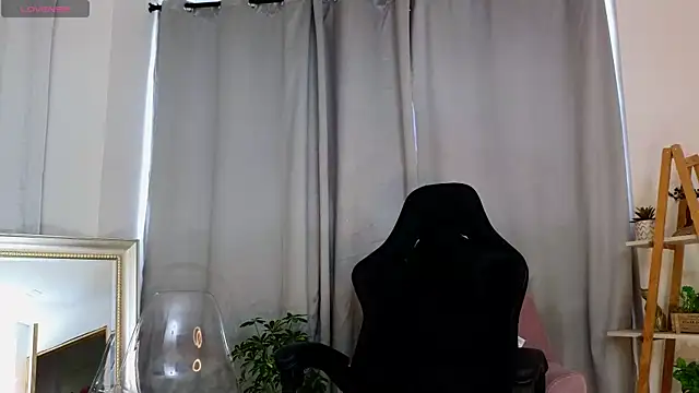 bella  adams online show from 21, 2, 2025