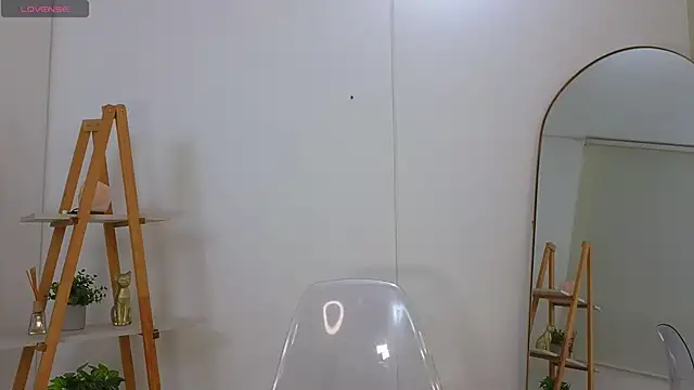 bella  adams online show from 16, 4, 2026