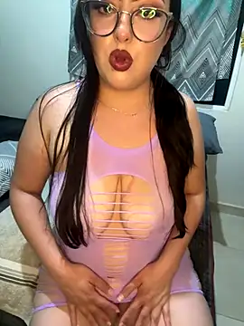 MileyGia online show from 4, 10, 2025