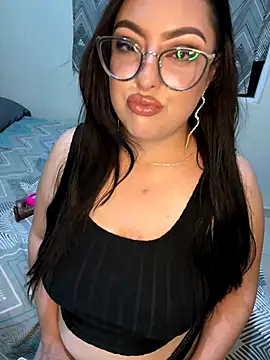 MileyGia online show from 8, 11, 2025