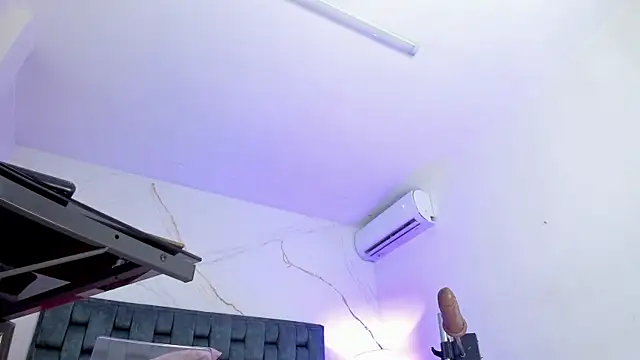 IsiisLovei online show from 17, 11, 2025