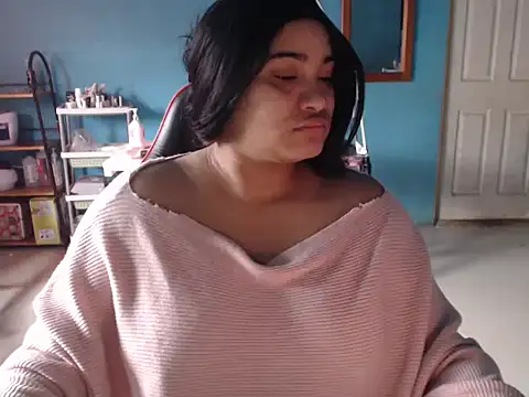 Snapshot of Hilarybunnyy chatting on 13, 6, 2026 Hilarybunnyy online show from 13, 6, 2026