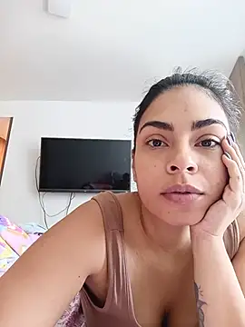 Snapshot of Ivanna2 chatting on 7, 5, 2026 Ivanna2 online show from 7, 5, 2026