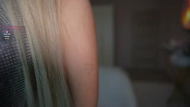 Snapshot of CatchMe1 chatting on 1, 11, 2025 CatchMe1 online show from 1, 11, 2025