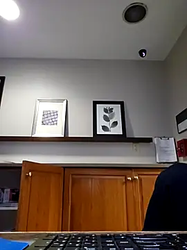 Nikkierosee online show from 20, 2, 2025