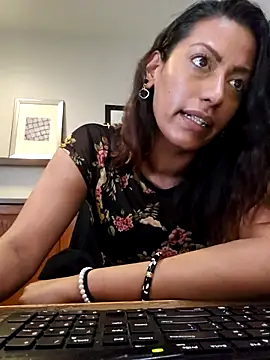 Nikkierosee online show from 8, 3, 2025