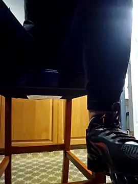 Nikkierosee online show from 12, 3, 2025