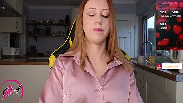 Snapshot of stripmequick chatting on 4, 12, 2024 stripmequick online show from 4, 12, 2024