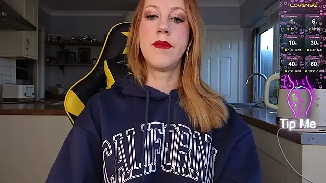 Snapshot of stripmequick chatting on 6, 2, 2025 stripmequick online show from 6, 2, 2025