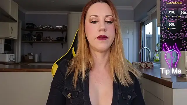 Snapshot of stripmequick chatting on 18, 2, 2025 stripmequick online show from 18, 2, 2025