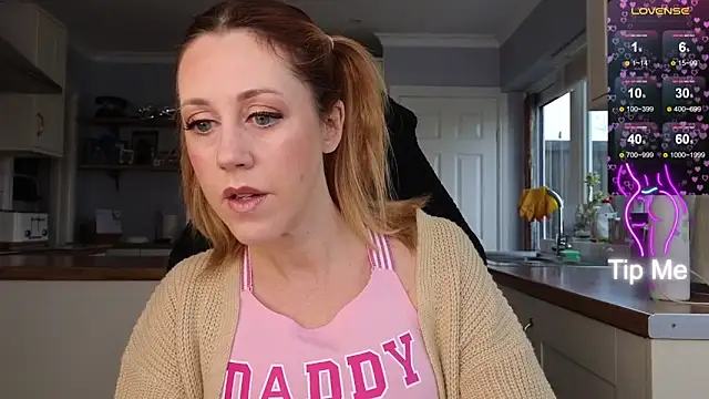 Snapshot of stripmequick chatting on 24, 2, 2025 stripmequick online show from 24, 2, 2025